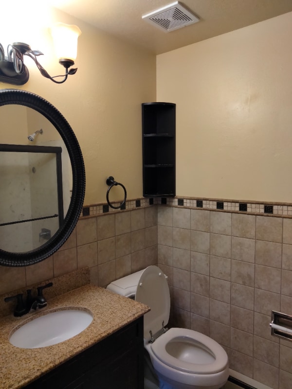 Building Photo - 797 Meadows Dr