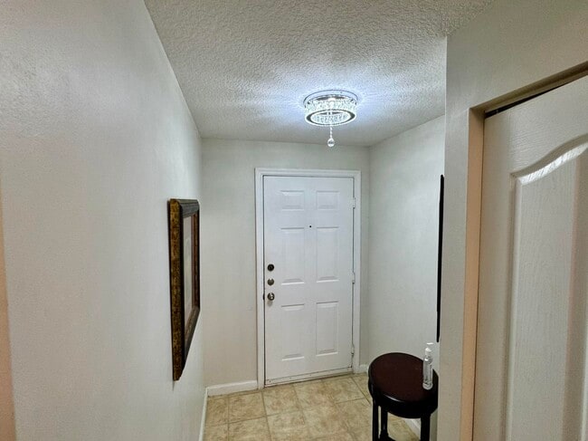 Building Photo - 9857 Baywinds Blvd