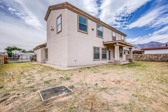 Building Photo - 4733 R L Shoemaker Dr