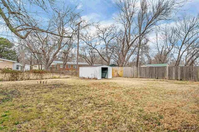 Building Photo - 415 Hillcrest Ave