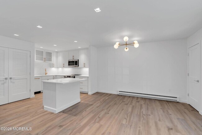 Building Photo - 42 Lexington Ct