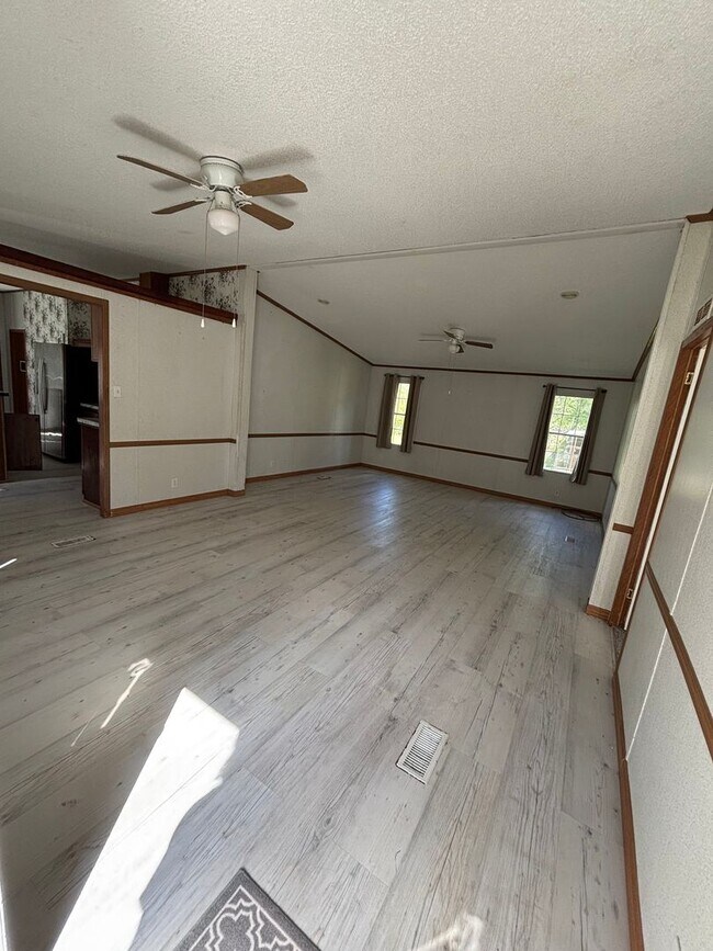 Building Photo - Beautiful 4 Bedroom Home in Blanchard!