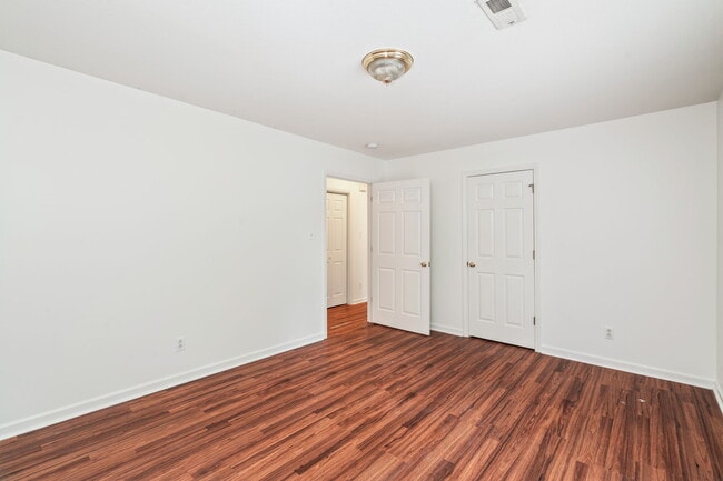 Building Photo - 3518 Acorn Woods Way,
