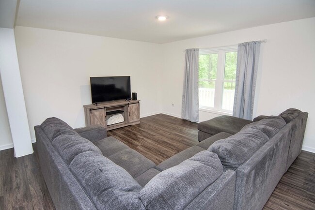 Building Photo - 37444 Castaway Dr