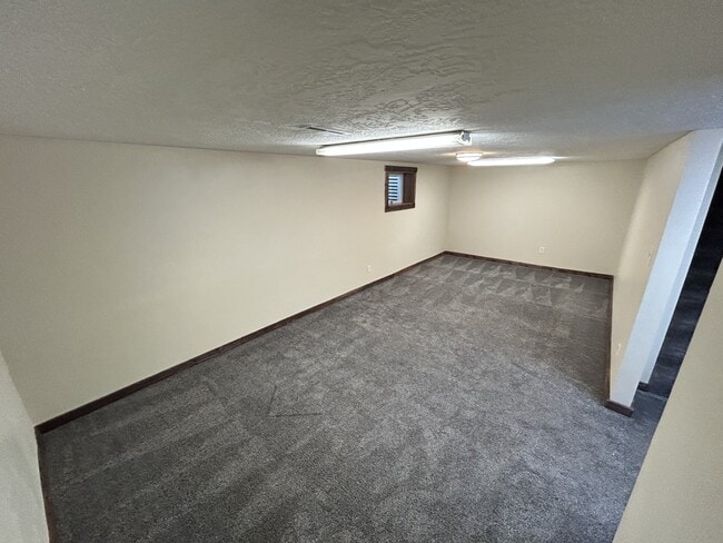 Building Photo - 129 Cohosset Dr