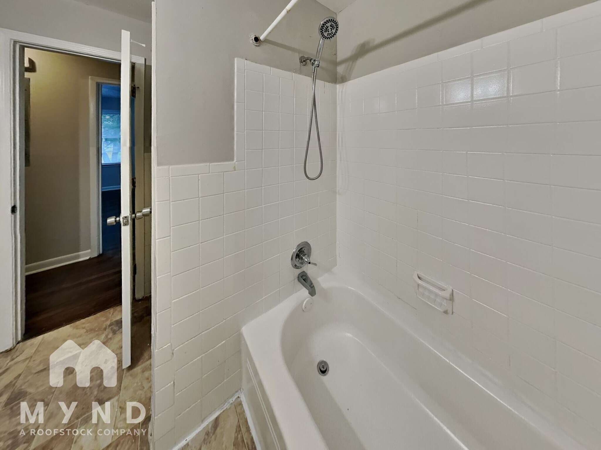 Building Photo - 388 Woodstock Dr SW