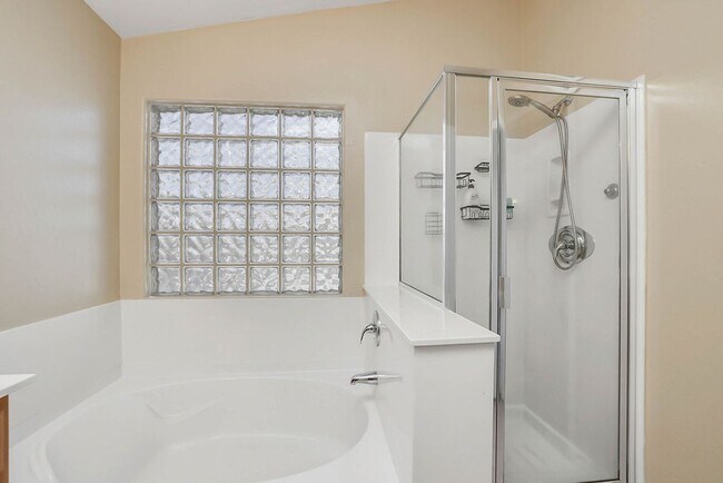 Building Photo - **Stunning 4-Bedroom, 3-Full Bath Home with Double Master Suites and Den