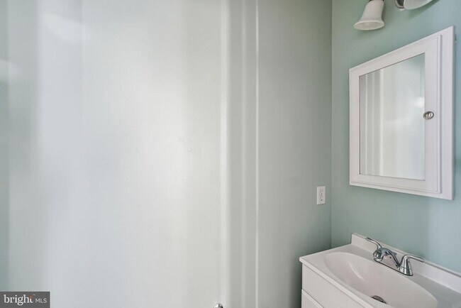 Building Photo - 554 Ellison Ct