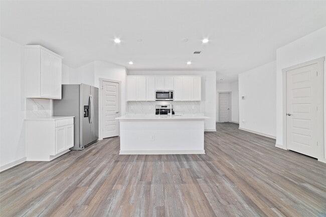 Building Photo - 7010 Fleetwood Crescent Wy