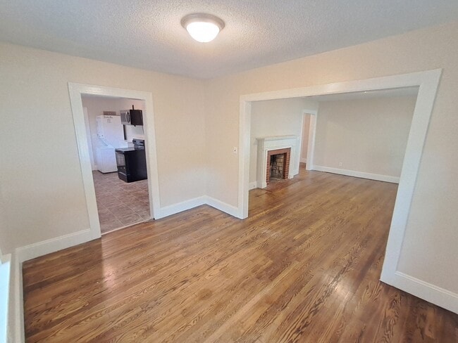 Building Photo - 1209 S Greene St