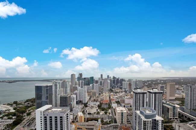 Building Photo - 851 NE 1st Ave