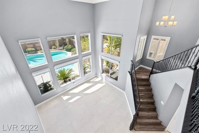 Building Photo - Recently remodeled 5 BEDROOMs/4 bathrooms,...