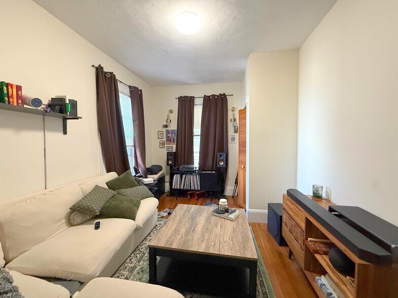 Building Photo - 235A Highland Ave