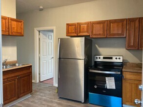 Building Photo - 3 Bedroom Unit with a Great Management Com...