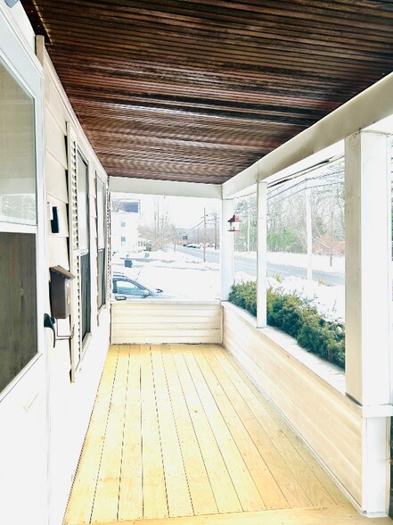 Building Photo - 331-333 W Main St