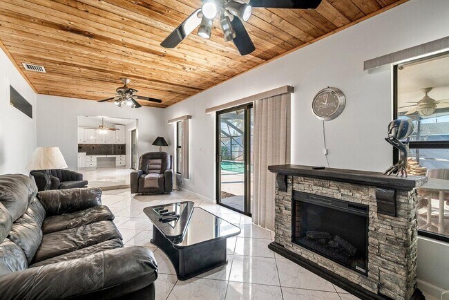 Building Photo - 61 W Rubber Tree Dr
