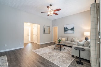 Building Photo - 104 Kingston Pointe Dr