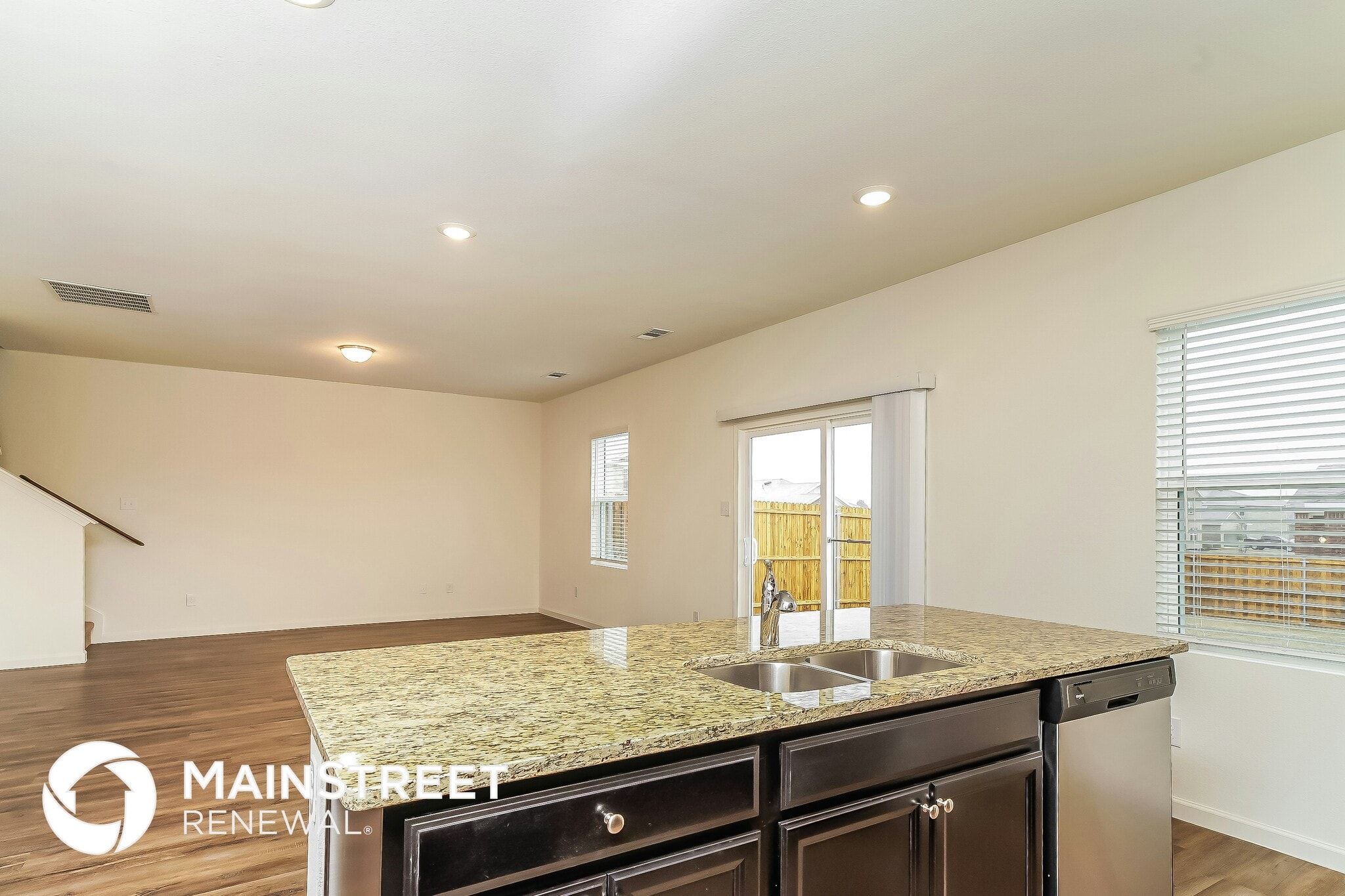 Building Photo - 520 Horn St