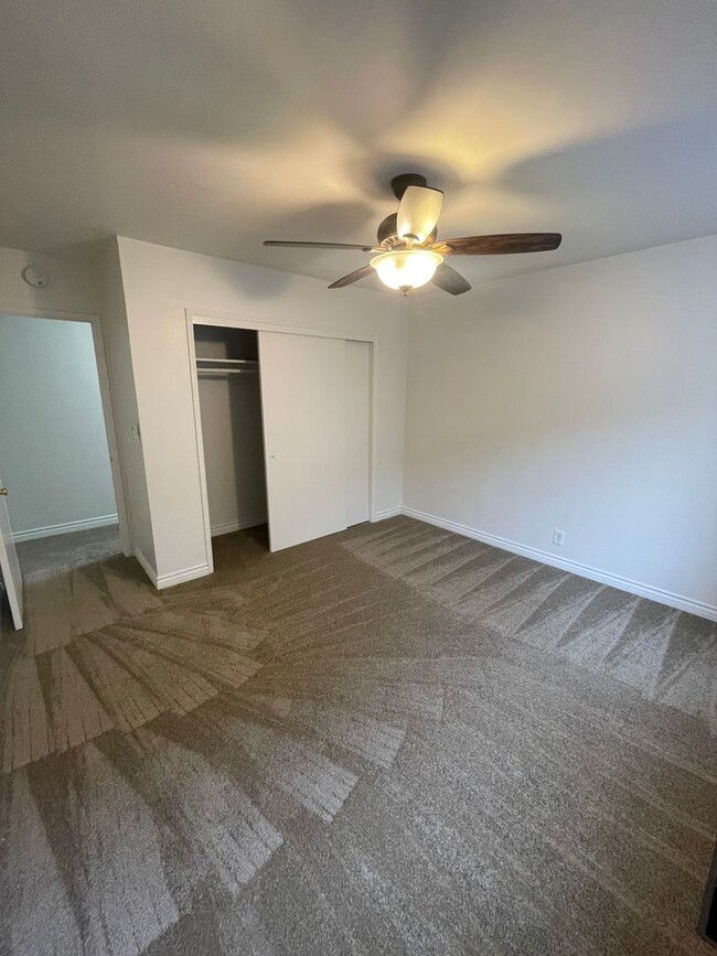 Building Photo - Expansive 3BD/2BA in North PB w/ Bay and O...