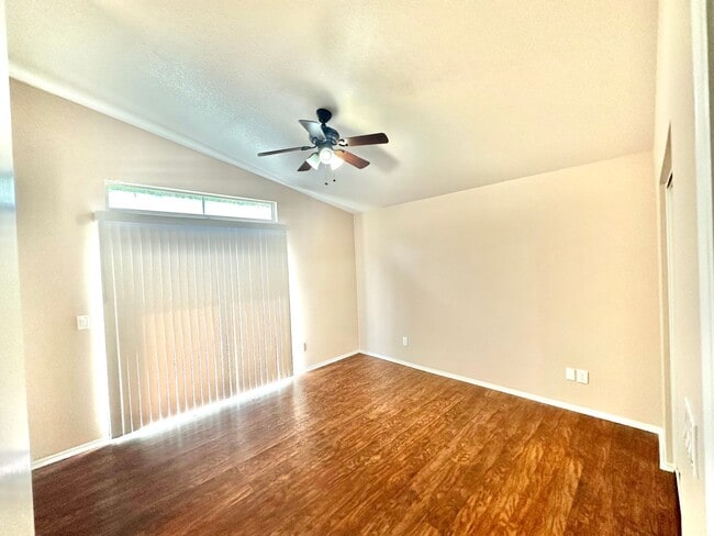 Building Photo - Darling one story home