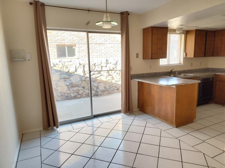 Building Photo - 2001 Amy Sue Dr