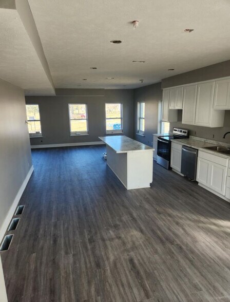 Building Photo - 2005 Franklin St