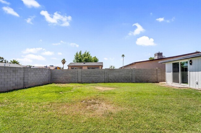 Building Photo - 14635 N 37th Pl