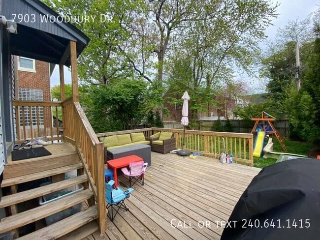 Building Photo - 7903 Woodbury Dr