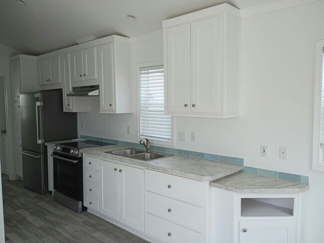 Building Photo - 41 Betty Dr