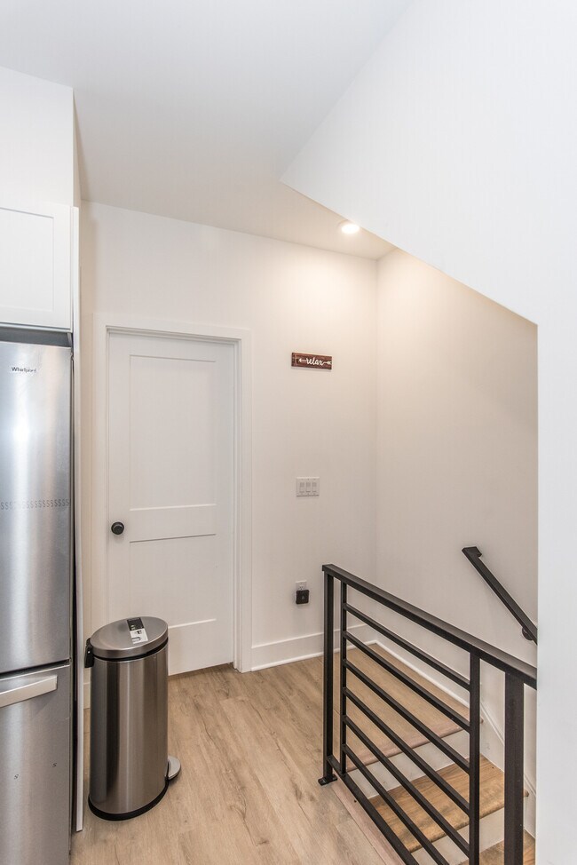 Building Photo - 2435 Master St