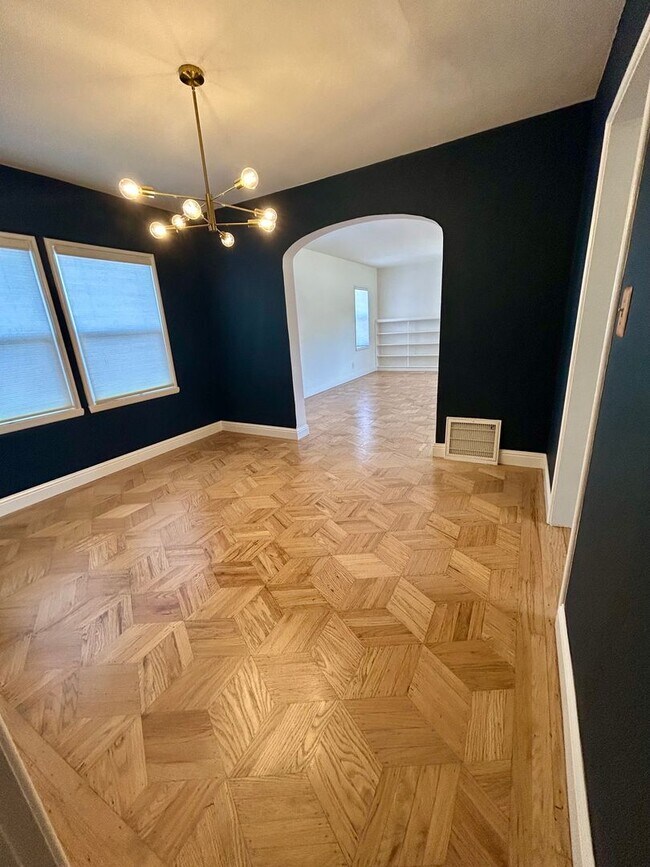 Building Photo - Gorgeous San Leandro Bungalow!