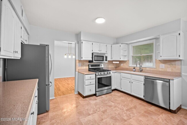 Building Photo - 11 Applebey St