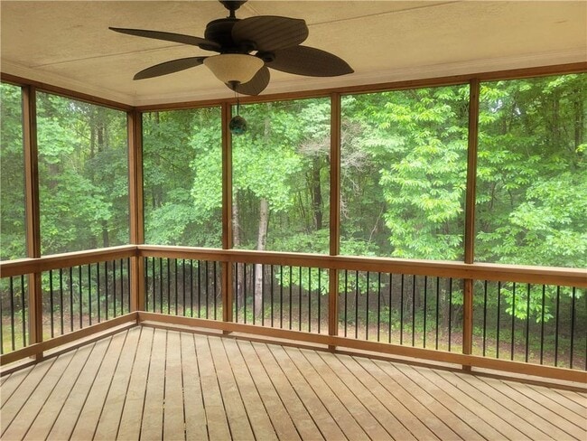 Building Photo - 5555 Holly Springs Dr