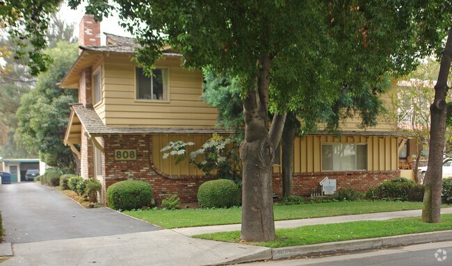 Building Photo - 808 Santa Barbara St