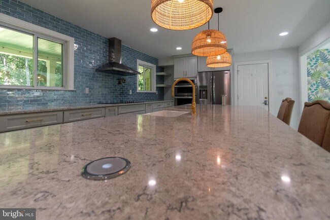 Building Photo - 428 Ingleside Dr