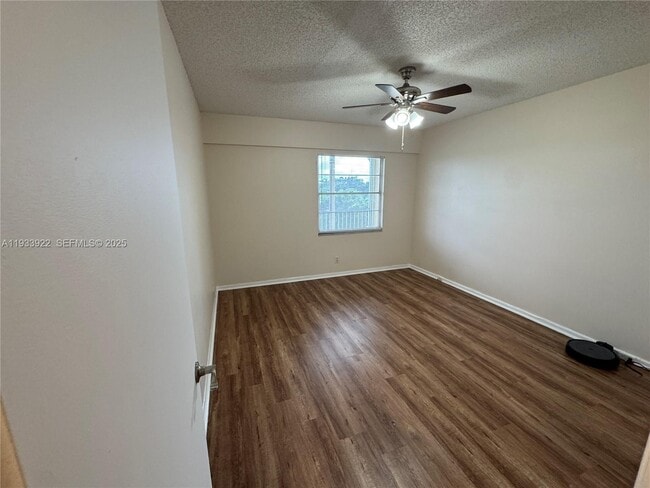 Building Photo - 13250 SW 4th Ct