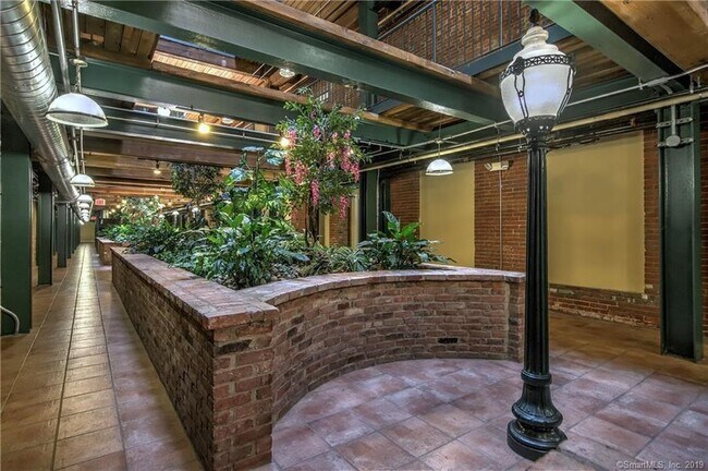 Building Photo - 145 Canal St