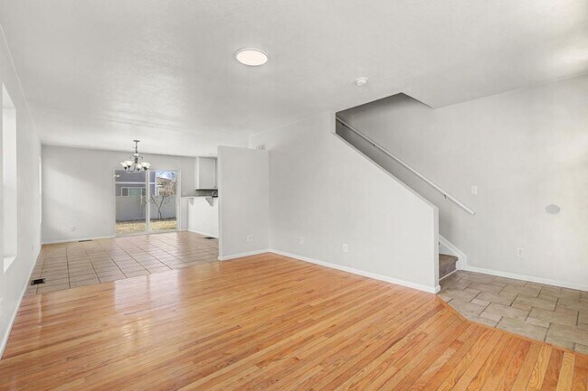 Building Photo - 3907 Heatherwood Cir