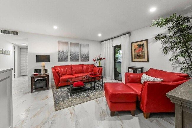 Building Photo - 15449 Lakes of Delray Blvd