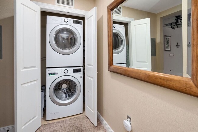 Building Photo - 7673 Heritage Crossing Way