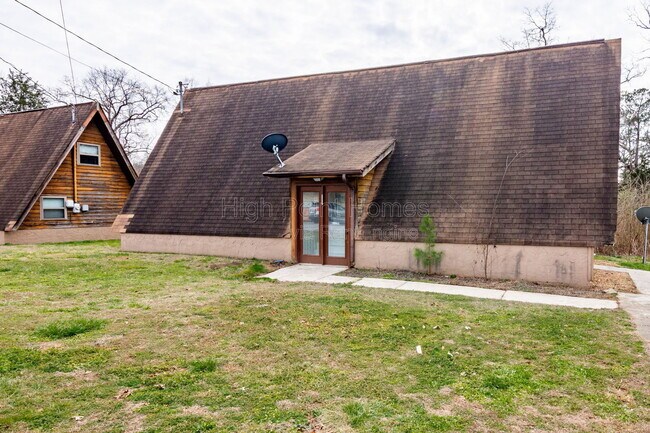 Building Photo - 90 Park St