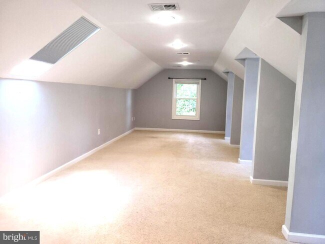 Building Photo - 1108 Swan Creek Rd