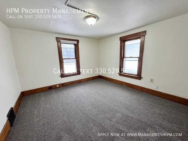 Building Photo - 1722 Harrisburg Rd NE