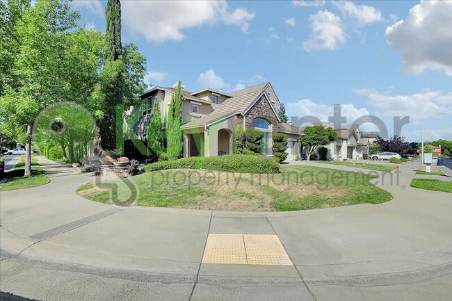 Building Photo - 6820 Cherry Ridge Cir