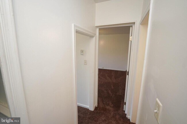 Building Photo - 417 Walnut St