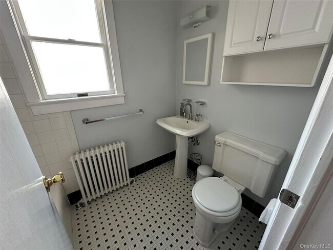 Building Photo - 70 Broadway