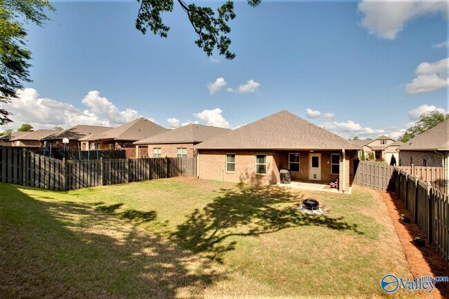 Building Photo - 155 Grey Fawn Trail