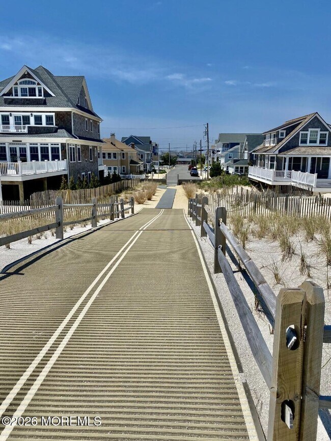 Building Photo - 36 1st Ave