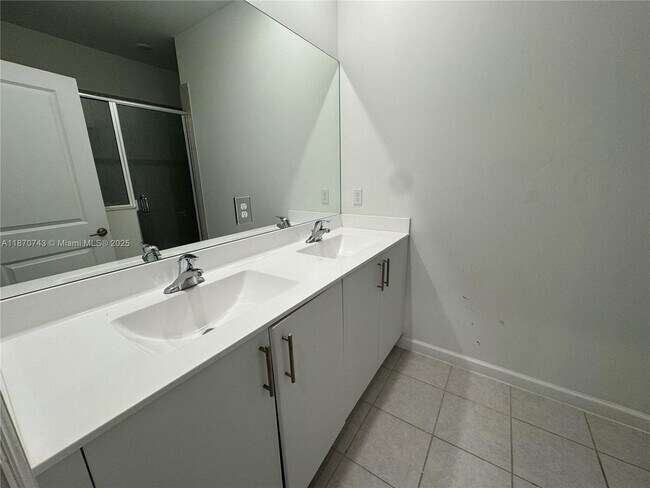 Building Photo - 267 SW 159th Dr