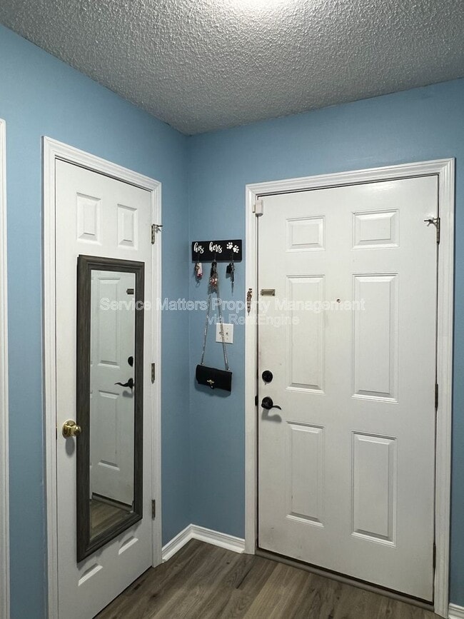 Building Photo - 2439 Redoubt Ave